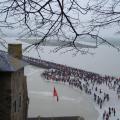 La foule sur la passerelle