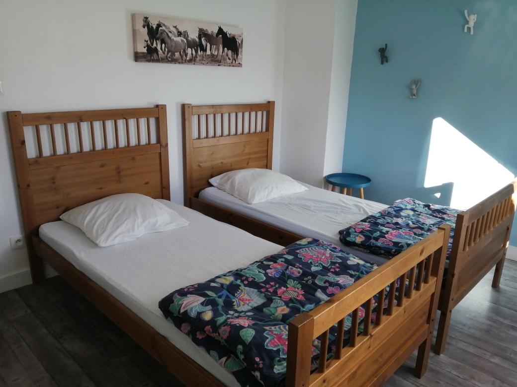 chambre bleue, 2 lits d'une personnes